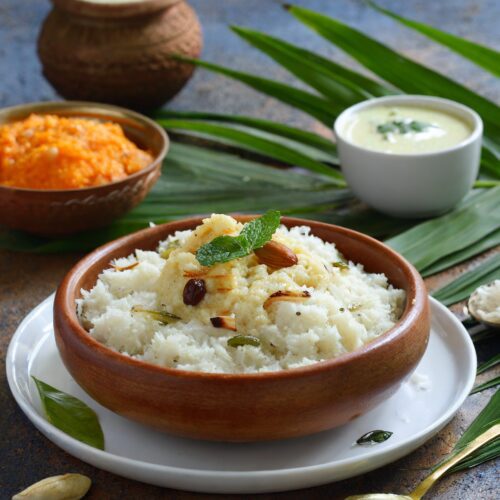 pongal food with coconut chutney